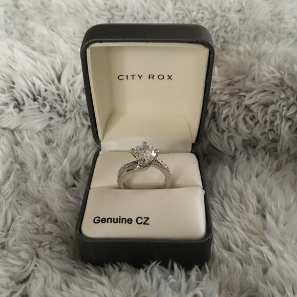 City Rox Size 6 Cubic Zirconia Ring Silver Tone - Picture 8 of 15